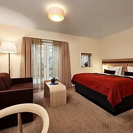 Hotel Montra Sabro 4*